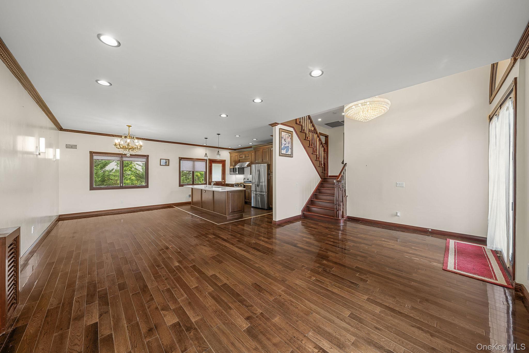 300 Ellen Place Property Photo 9