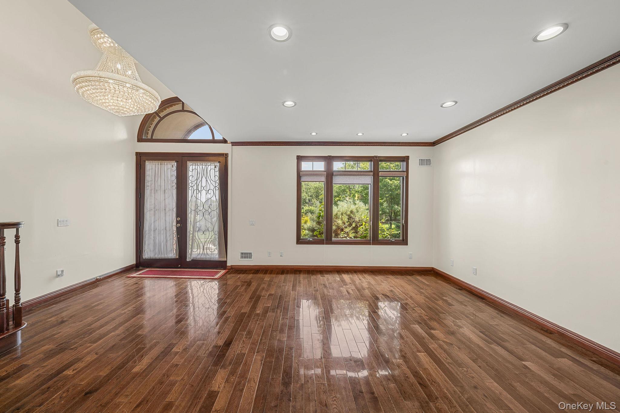 300 Ellen Place Property Photo 15