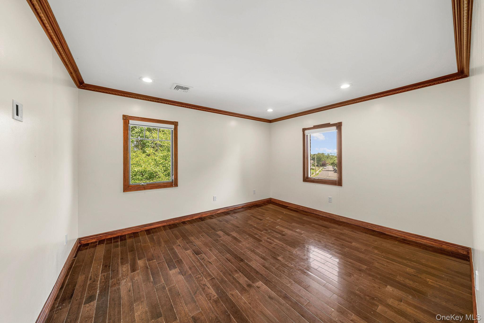 300 Ellen Place Property Photo 18