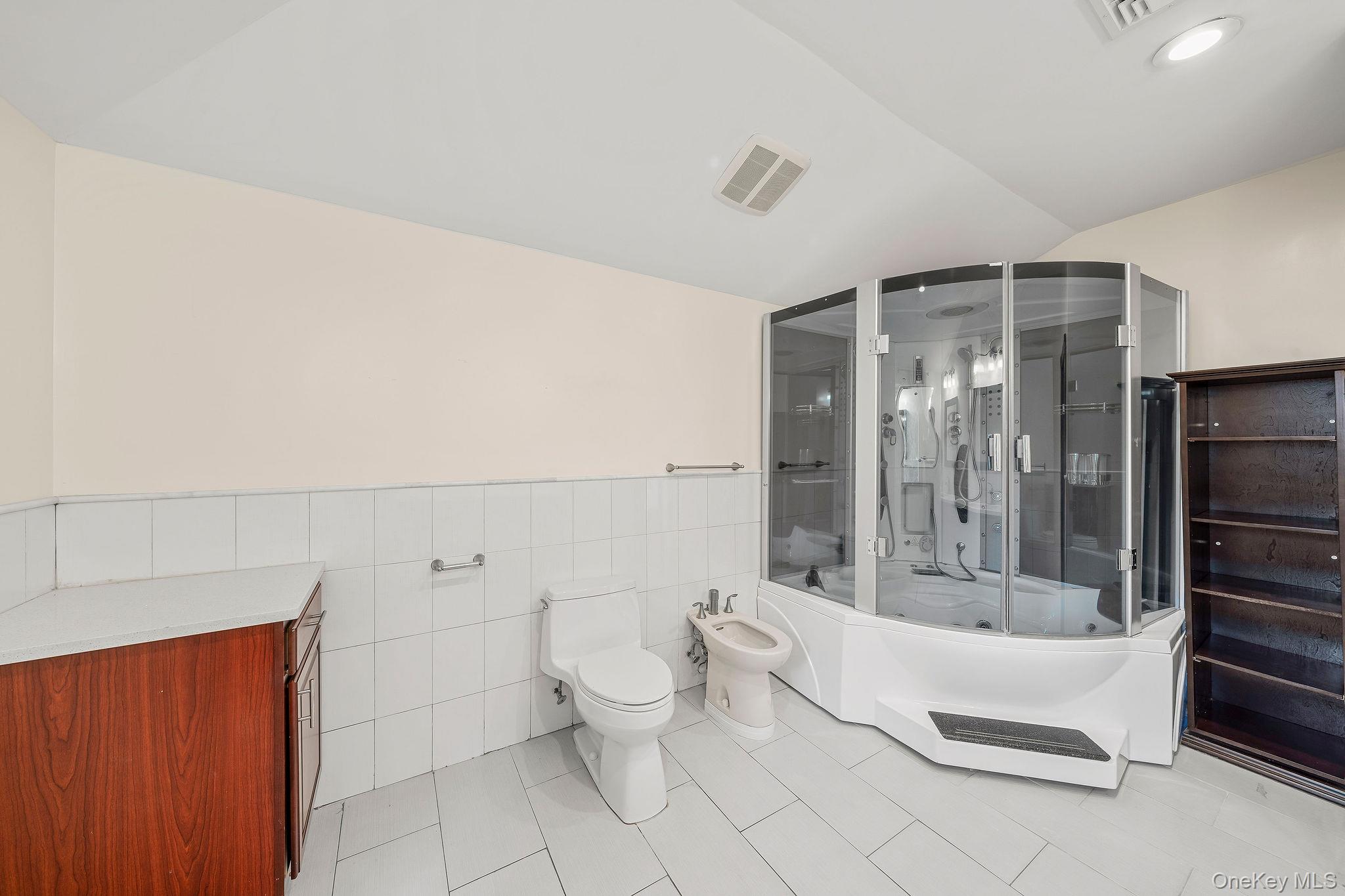 300 Ellen Place Property Photo 25