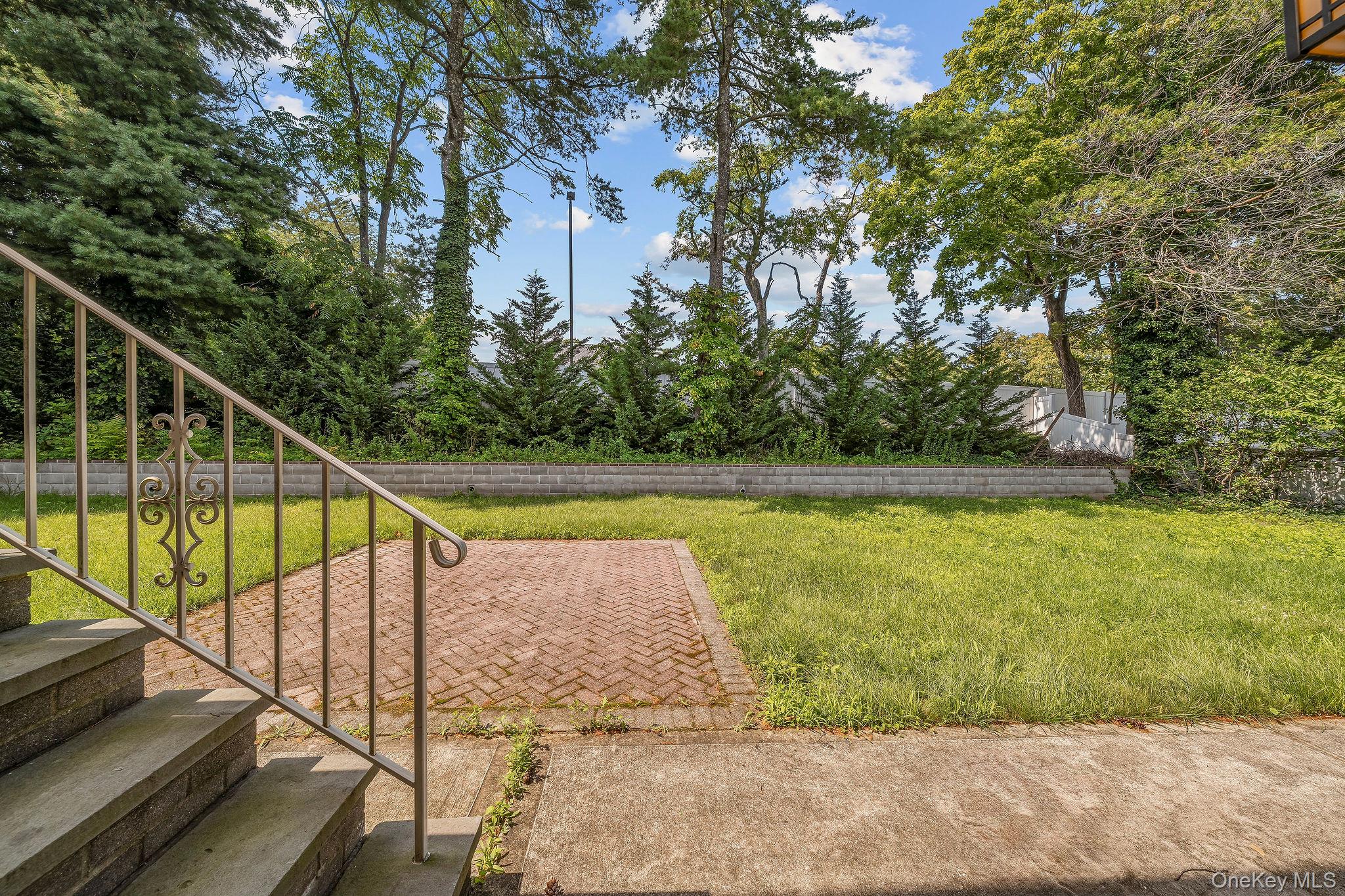 300 Ellen Place Property Photo 33