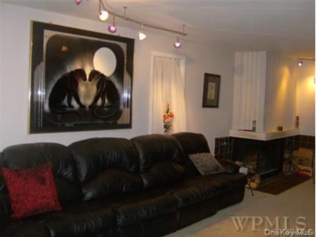114 Round Hill Road Property Photo 3