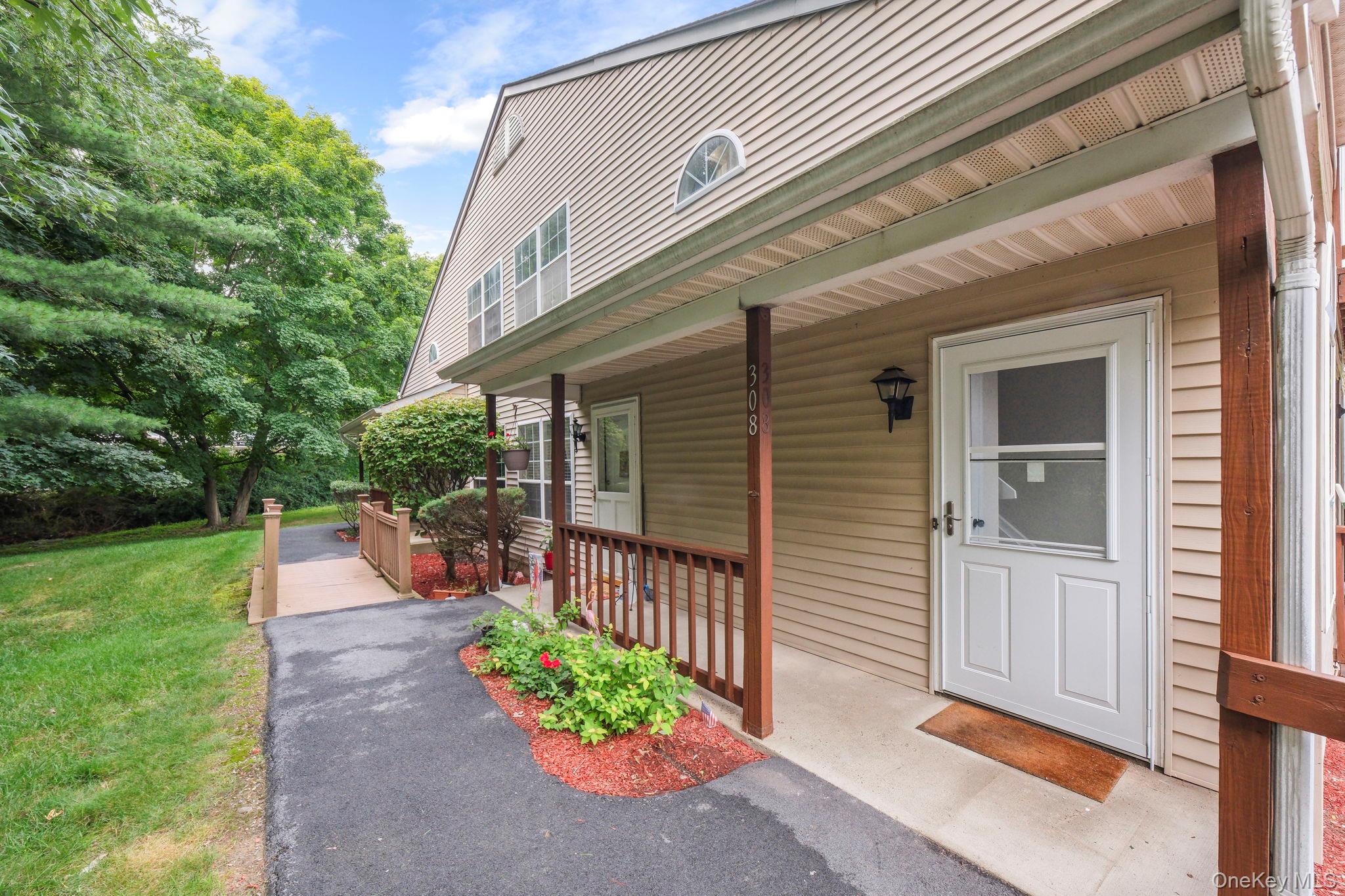 308 Magnolia Court Property Photo 1