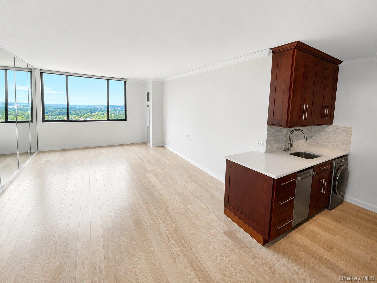 26910 Grand Central Parkway 31p Property Photo 2