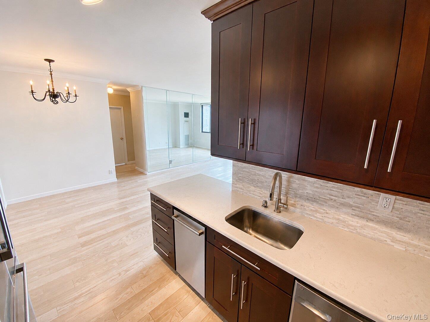 26910 Grand Central Parkway 31p Property Photo 8