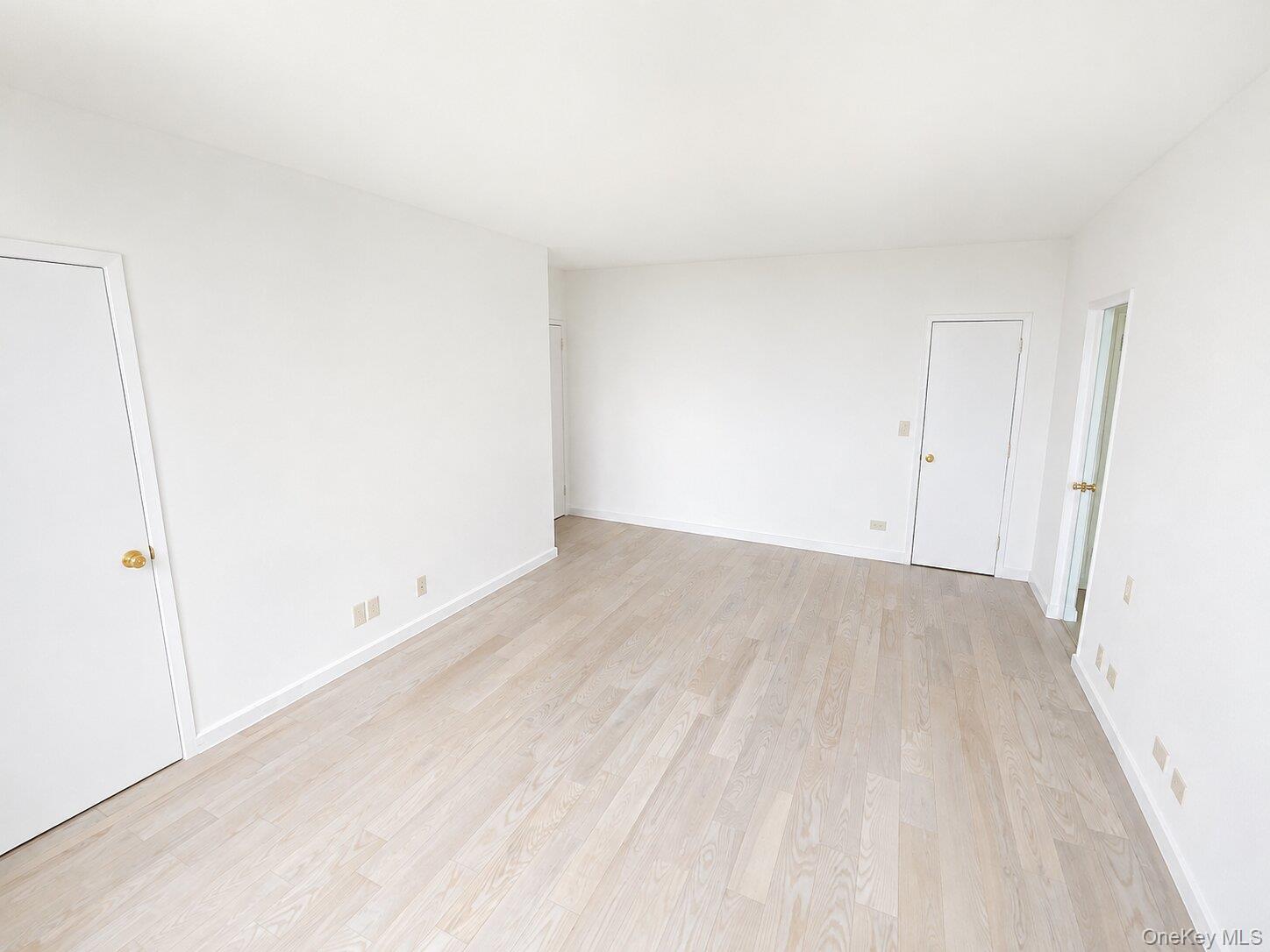 26910 Grand Central Parkway 31p Property Photo 11