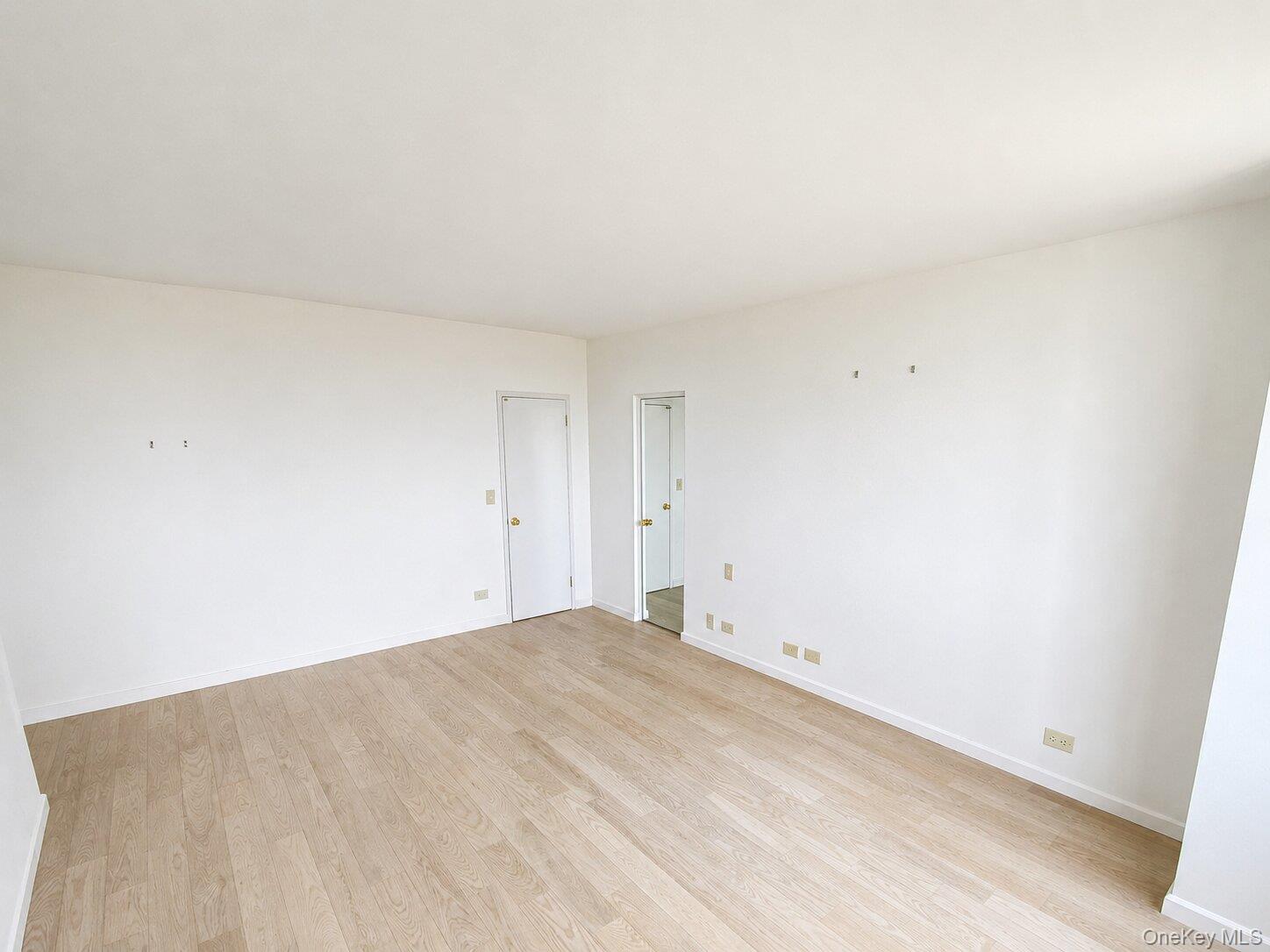 26910 Grand Central Parkway 31p Property Photo 12