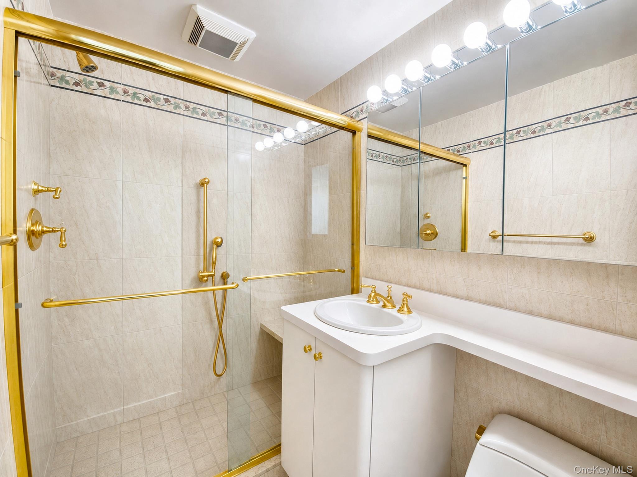 26910 Grand Central Parkway 31p Property Photo 13