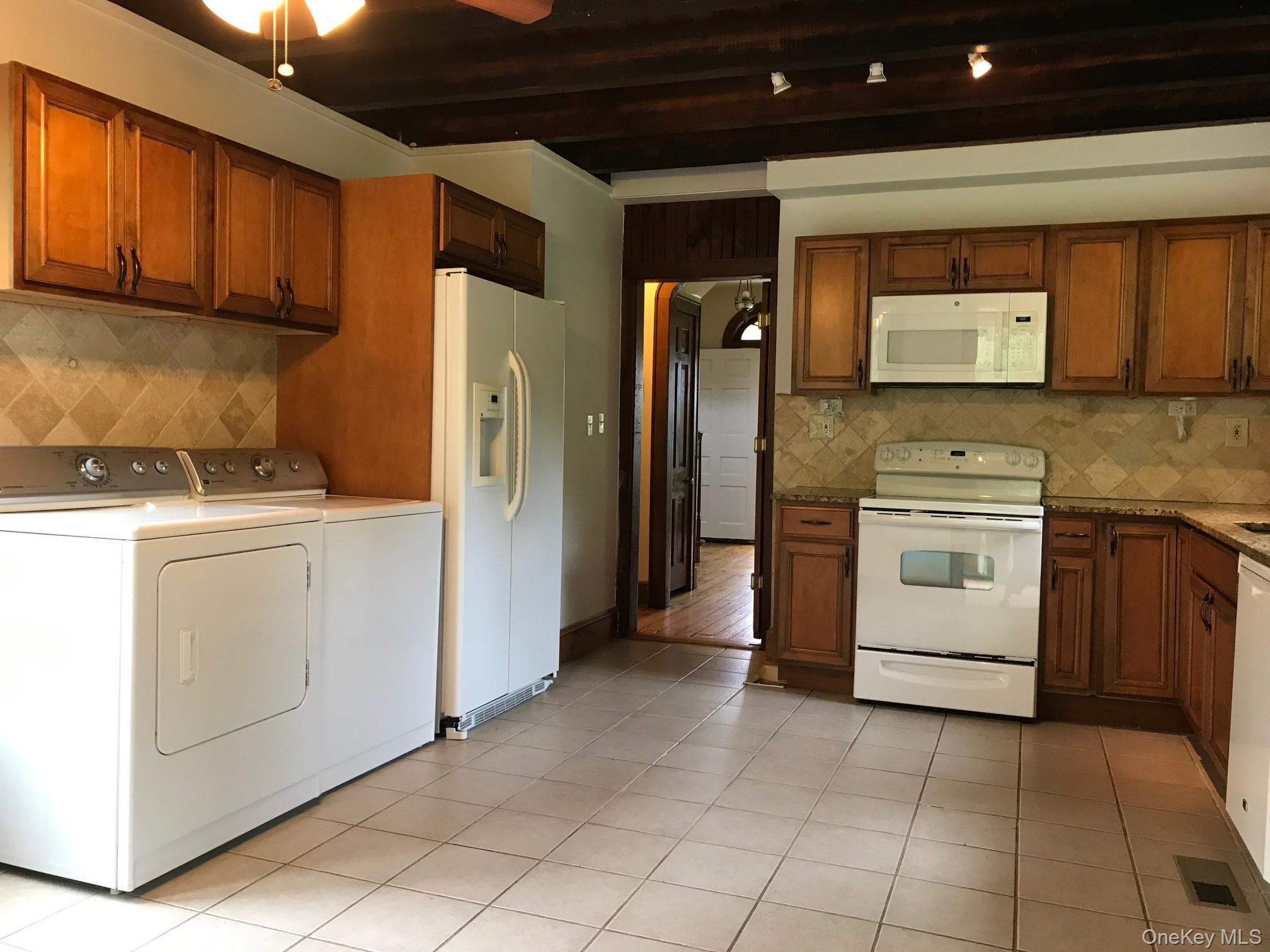 51 E Hook Cross Road Property Photo 2