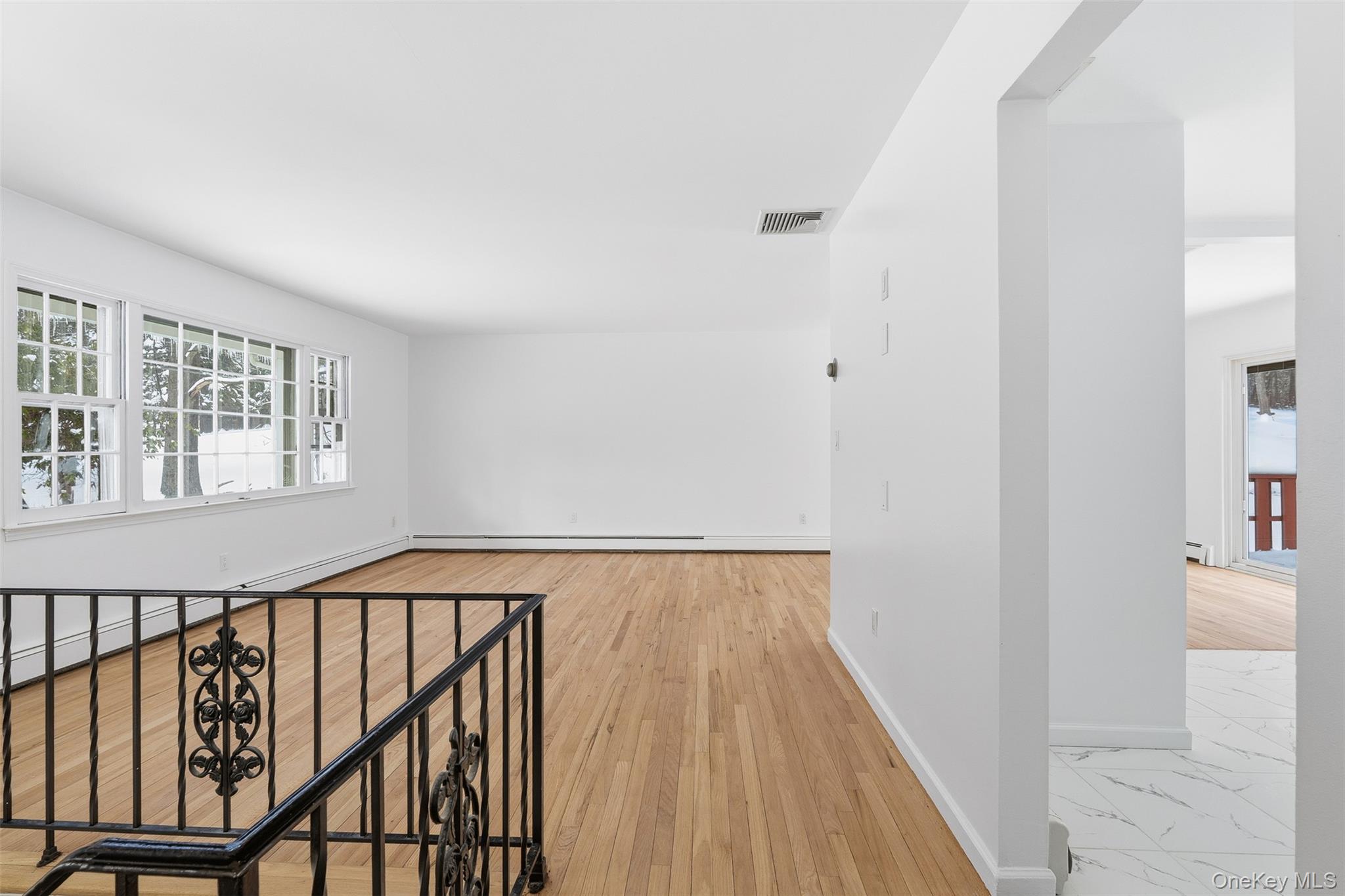 1618 Morningview Drive Property Photo 3