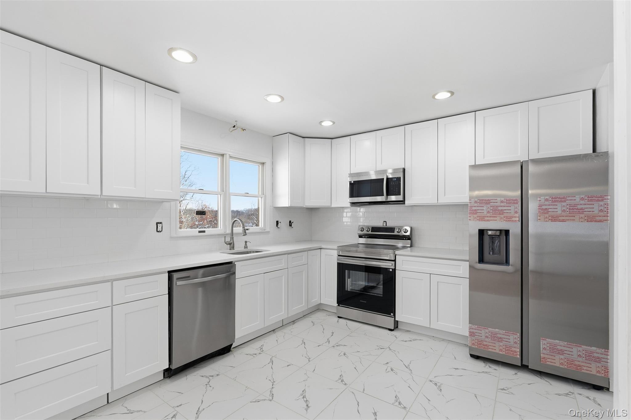 1618 Morningview Drive Property Photo 12