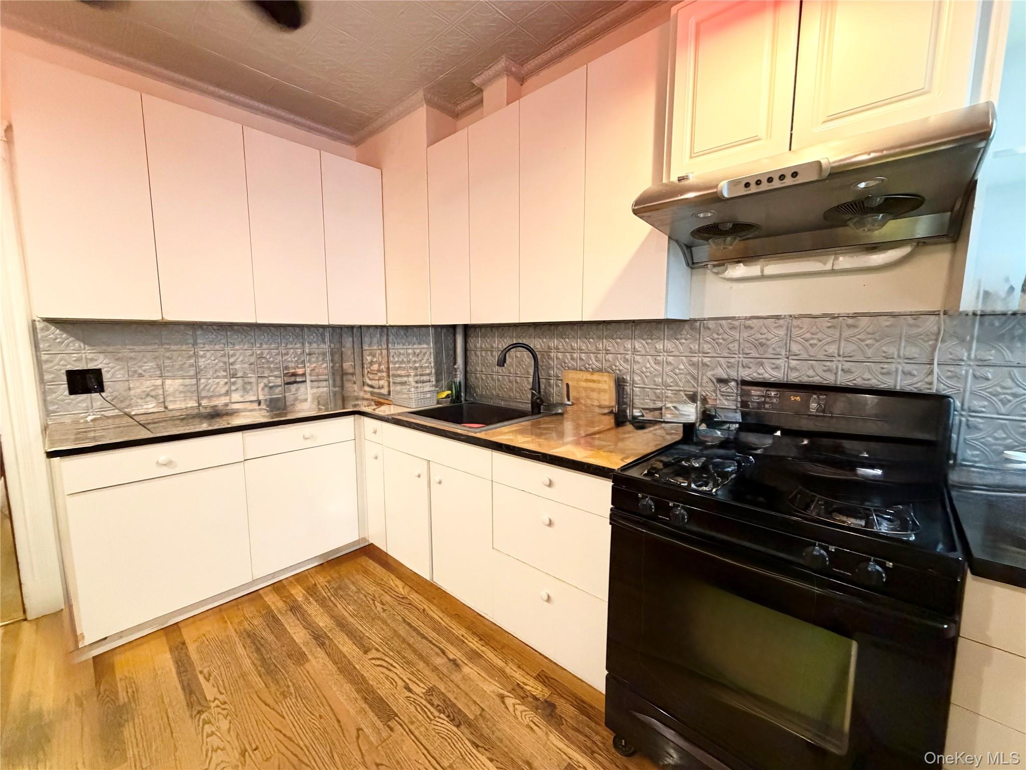 8615 88th Avenue Property Photo 5