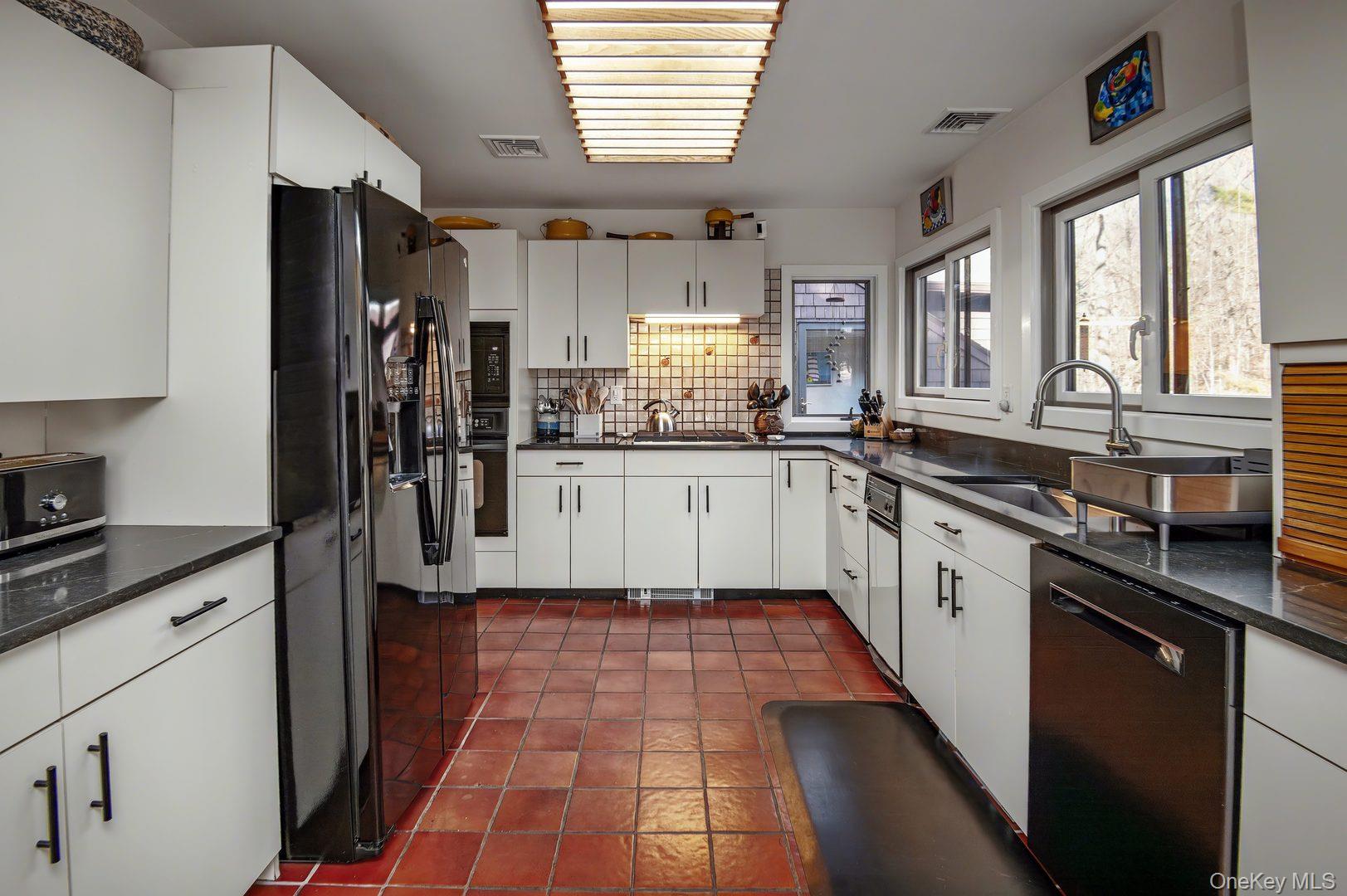 257 Kitchawan Road Property Photo 8