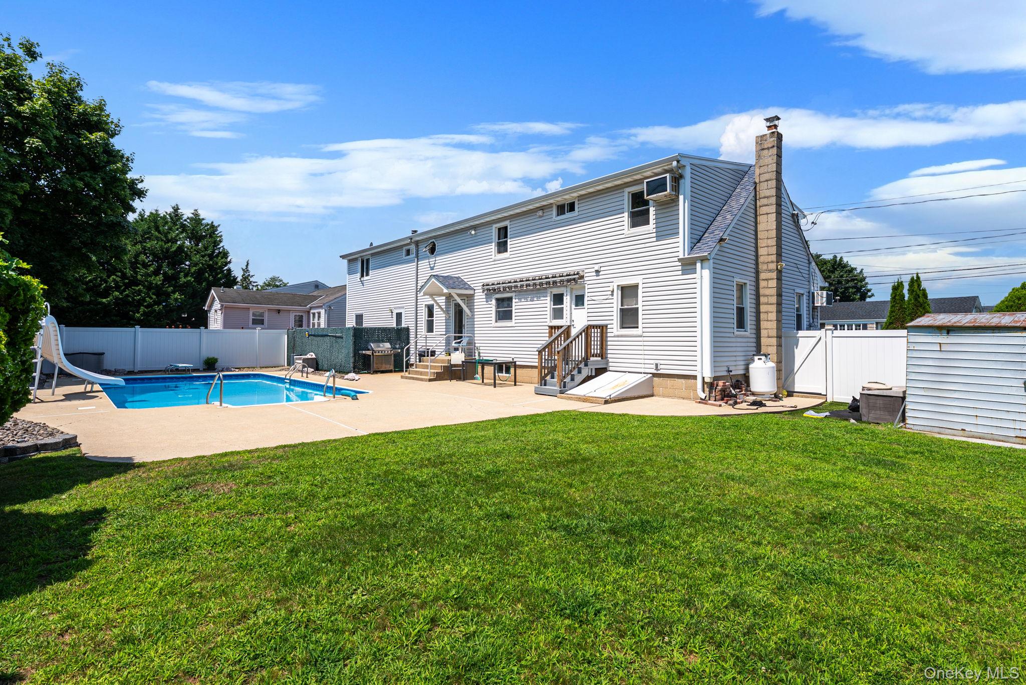 52 Manhattan Avenue Property Photo 9