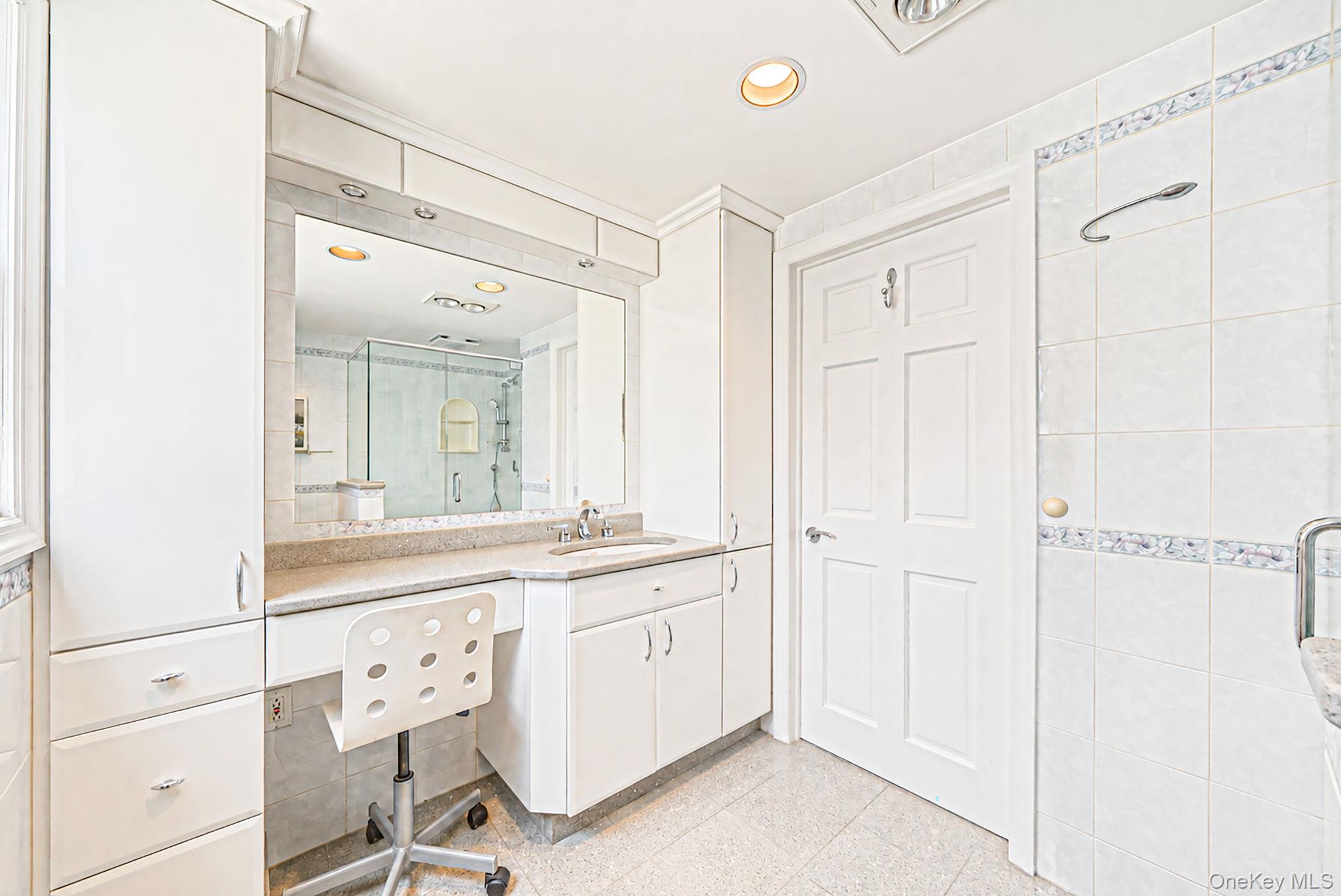52 Manhattan Avenue Property Photo 21