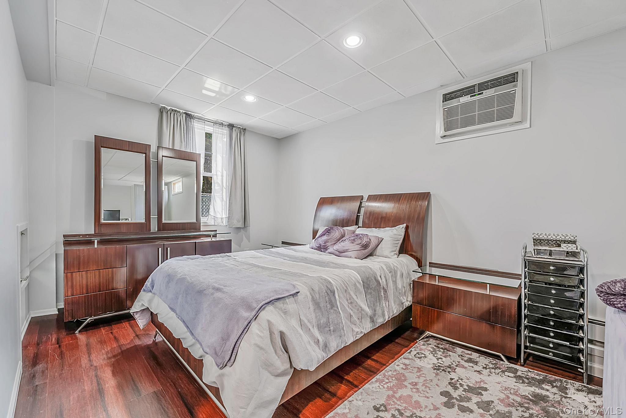 52 Manhattan Avenue Property Photo 28