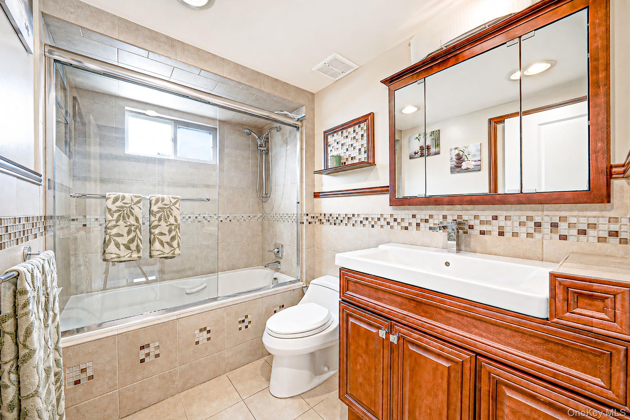 52 Manhattan Avenue Property Photo 37