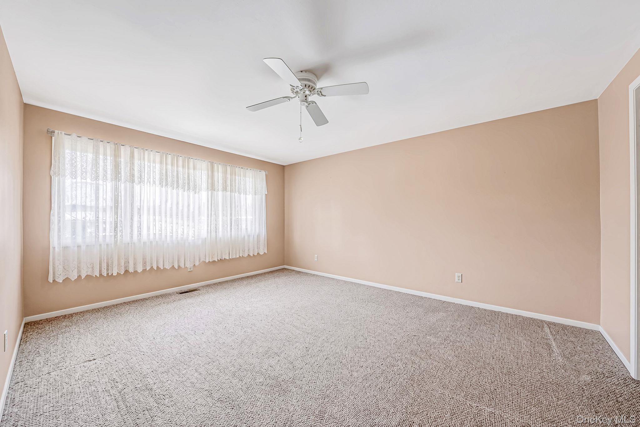 52 Manhattan Avenue Property Photo 38