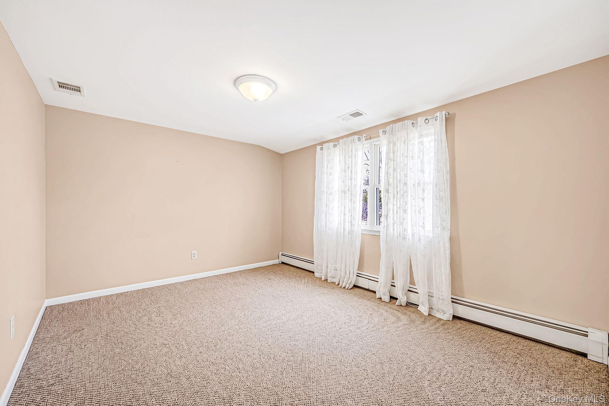 52 Manhattan Avenue Property Photo 40