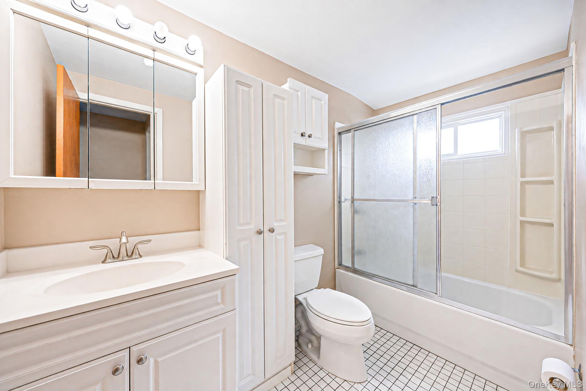 52 Manhattan Avenue Property Photo 41