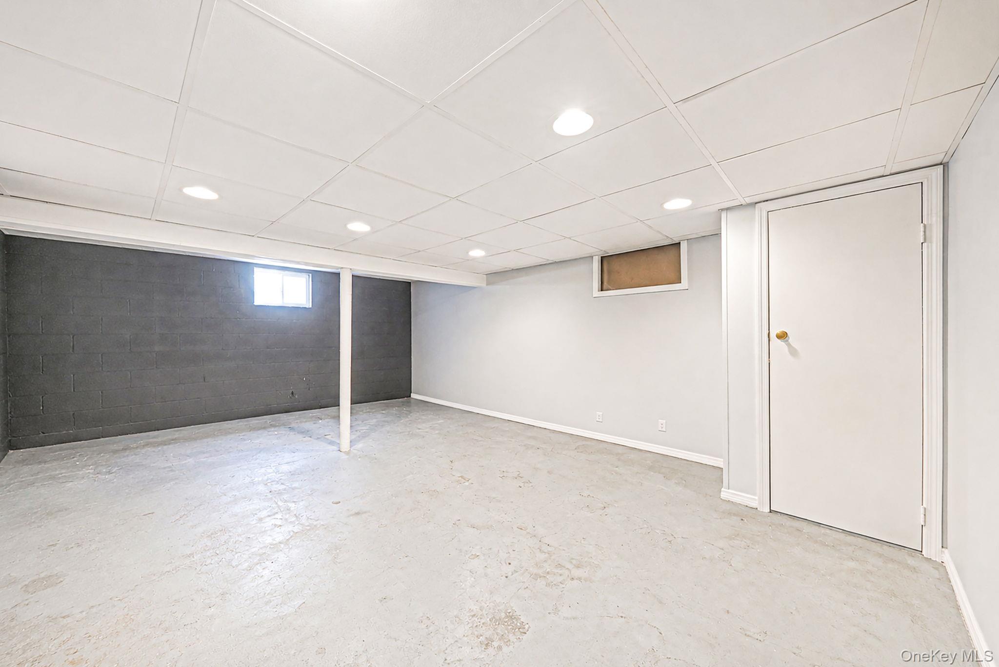52 Manhattan Avenue Property Photo 44