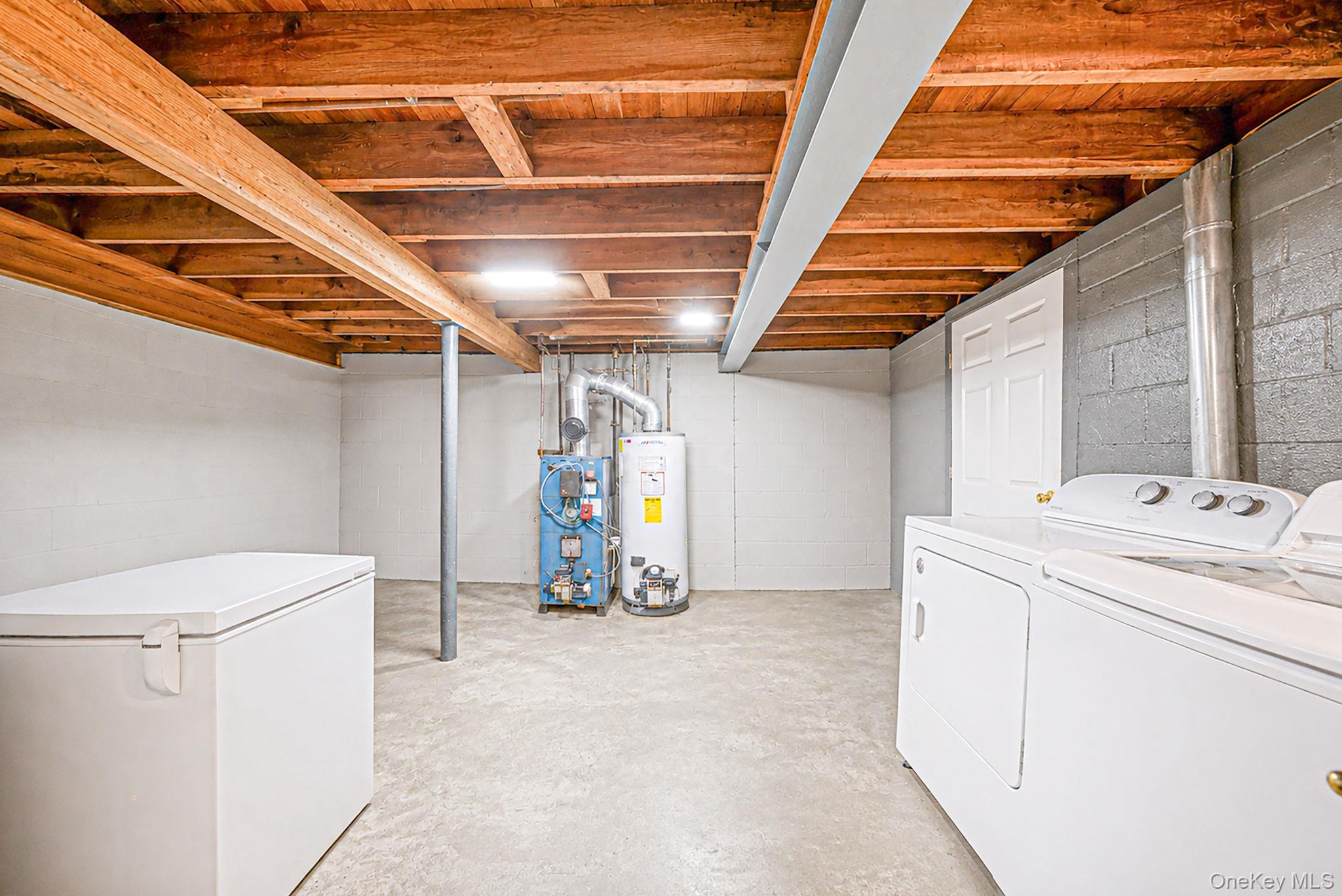 52 Manhattan Avenue Property Photo 45
