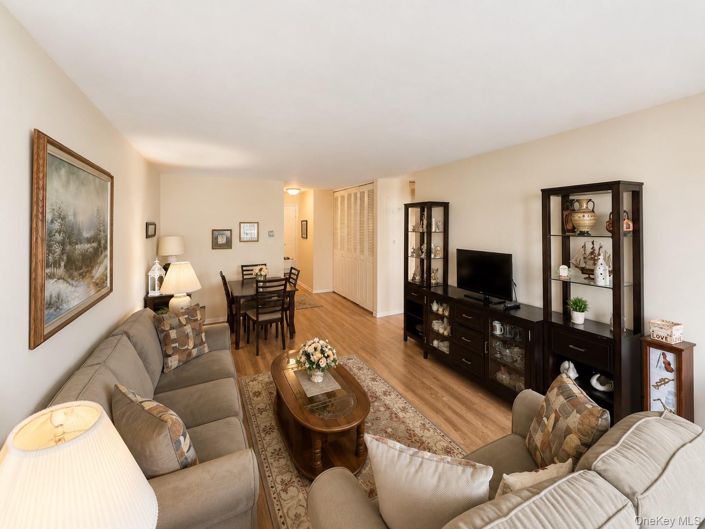 18-15 215th Street 2l Property Photo 4