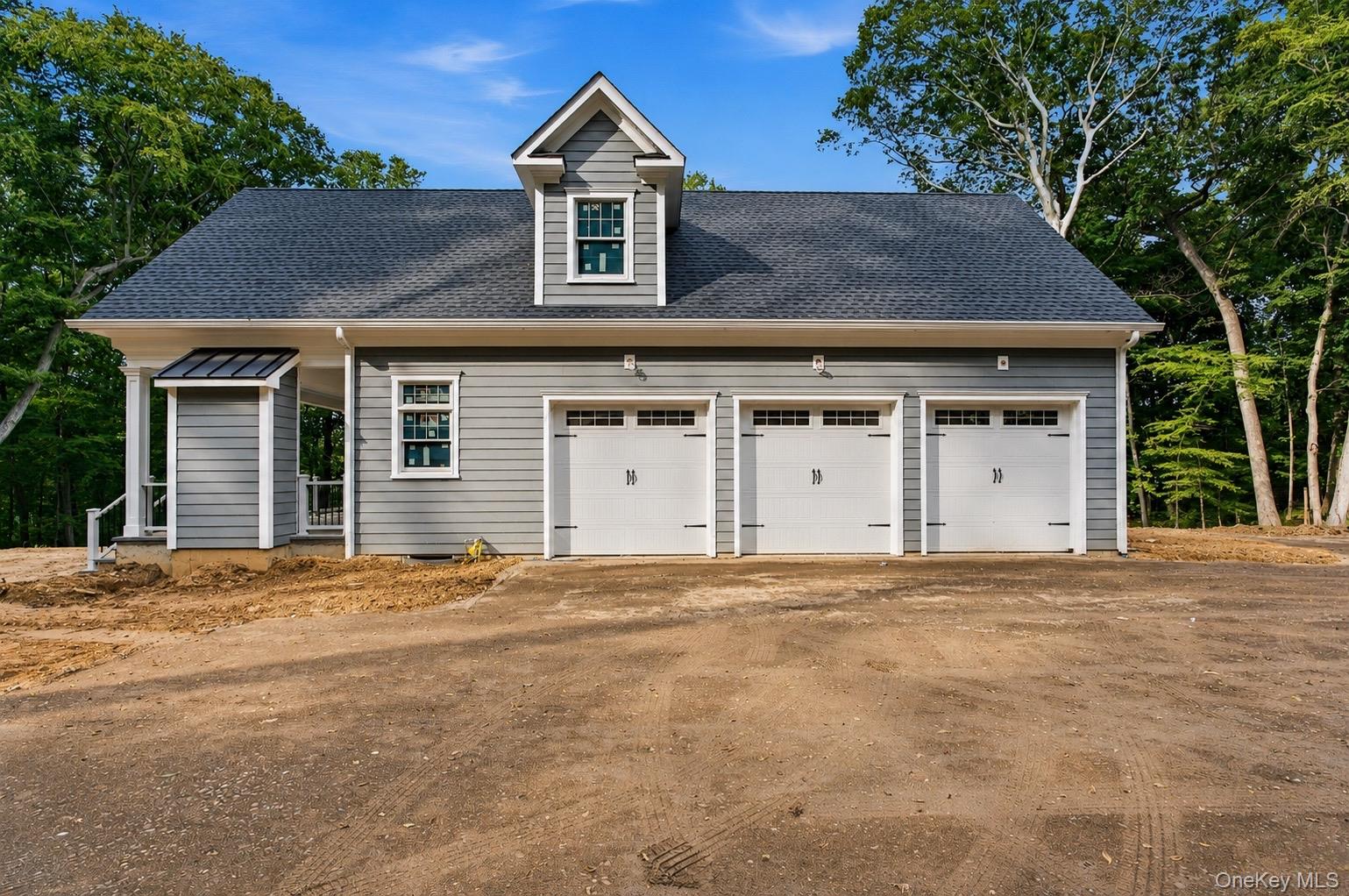 550 Moriches Road Property Photo 4