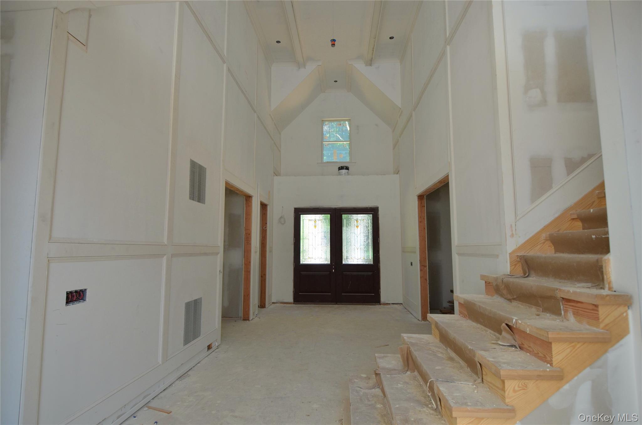 550 Moriches Road Property Photo 6