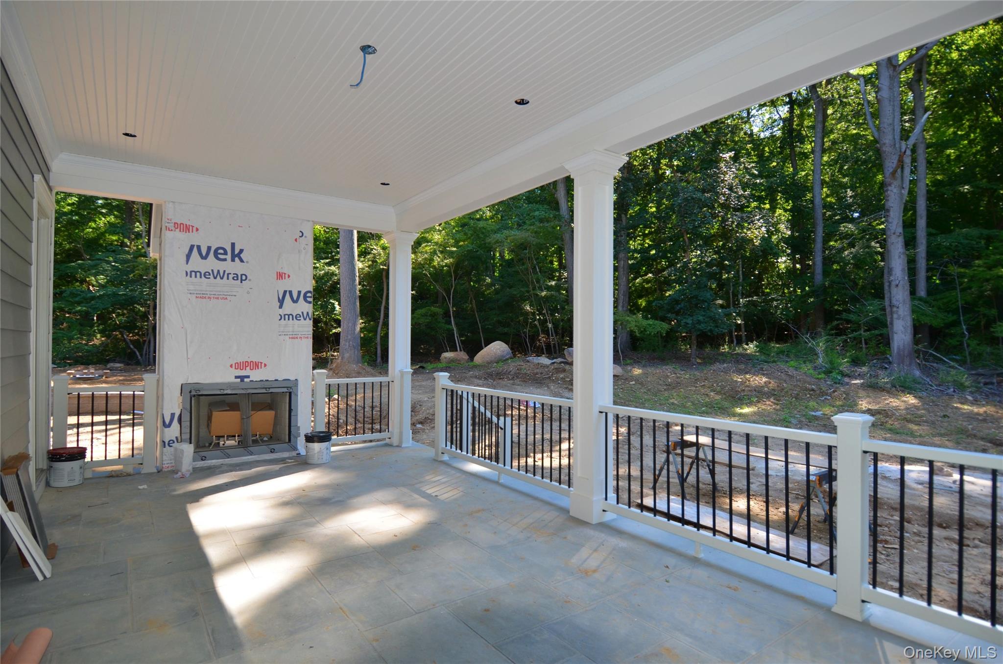 550 Moriches Road Property Photo 10