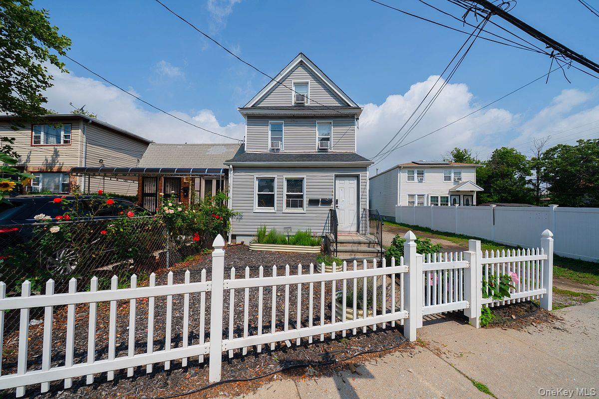 15813 Linden Boulevard Property Photo 1