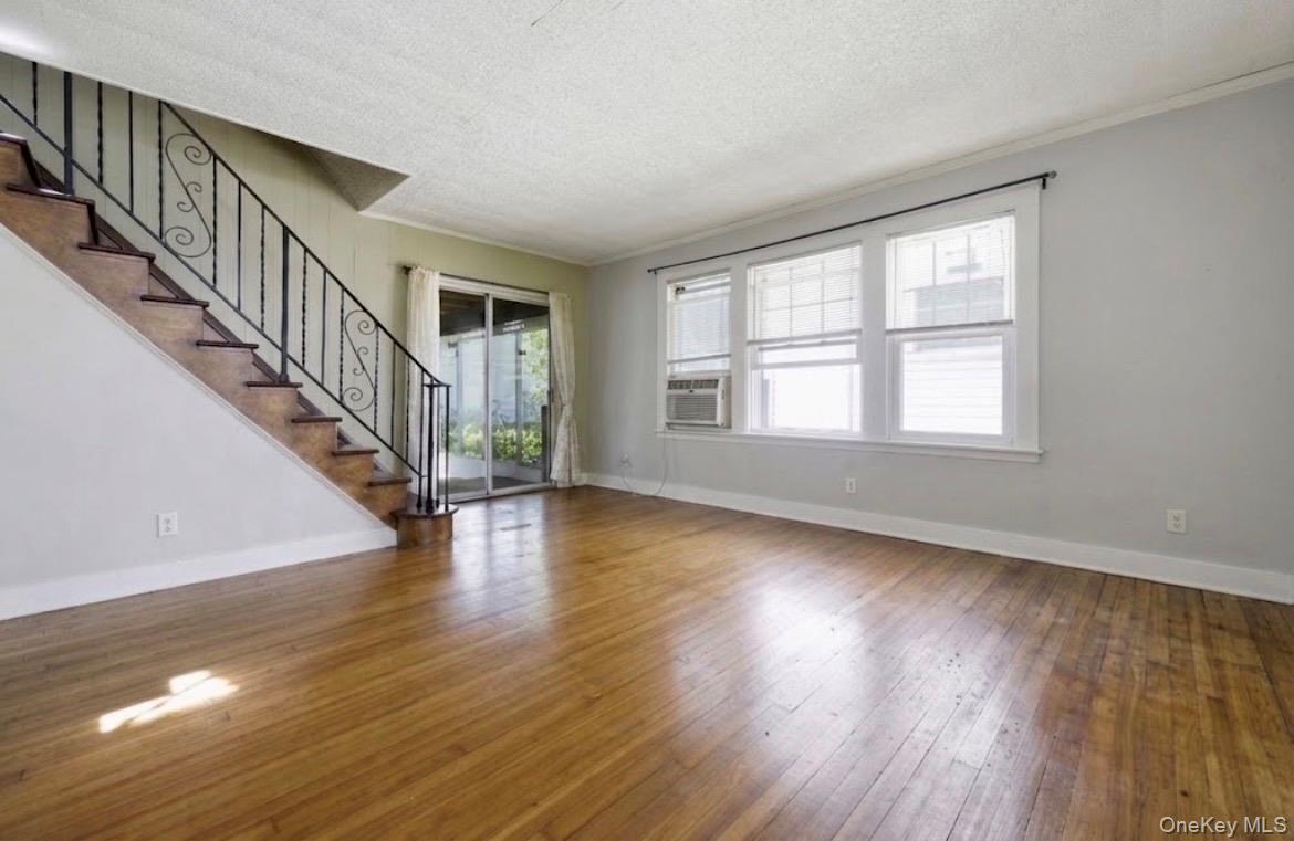 36 Hawthorne Street Property Photo 4