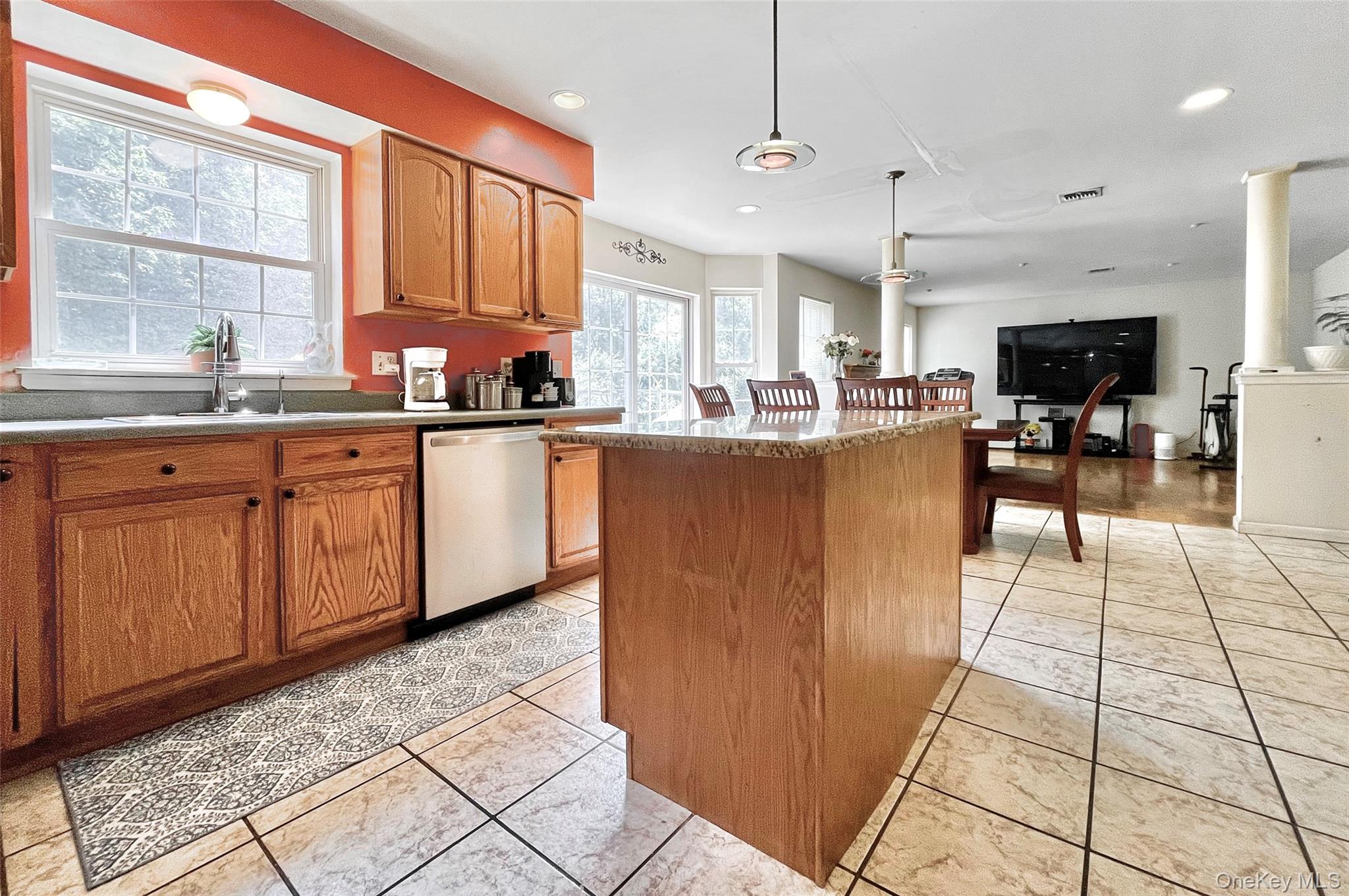 7 Frances Lane Property Photo 16