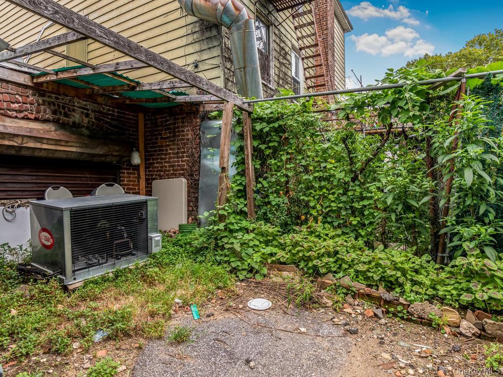 26 W Third Street Property Photo 12