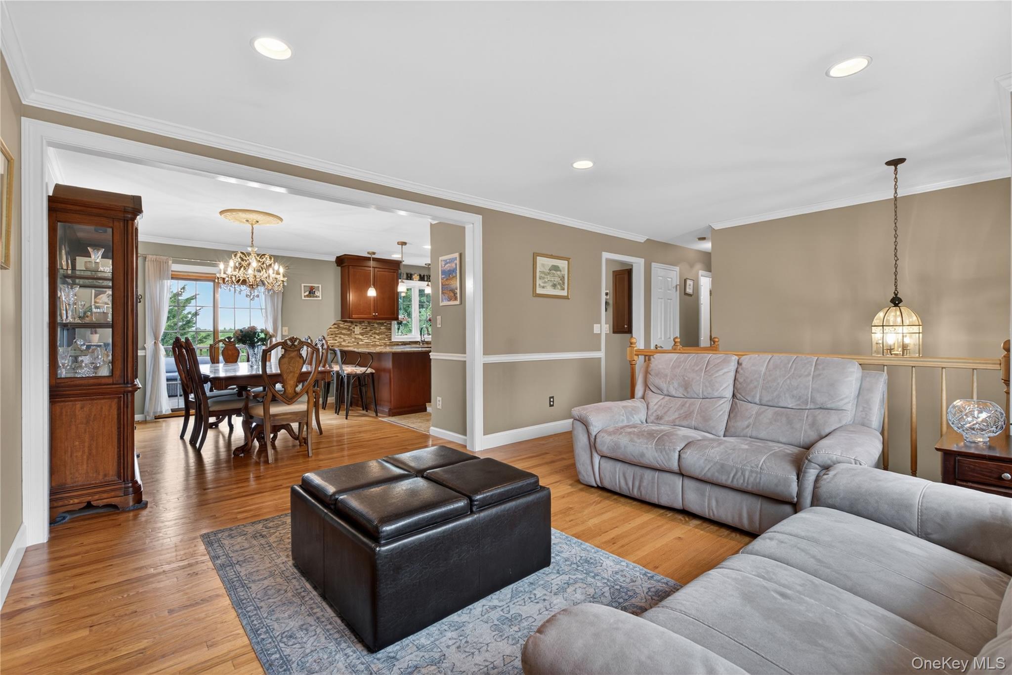 5 Columbia Circle Property Photo 2