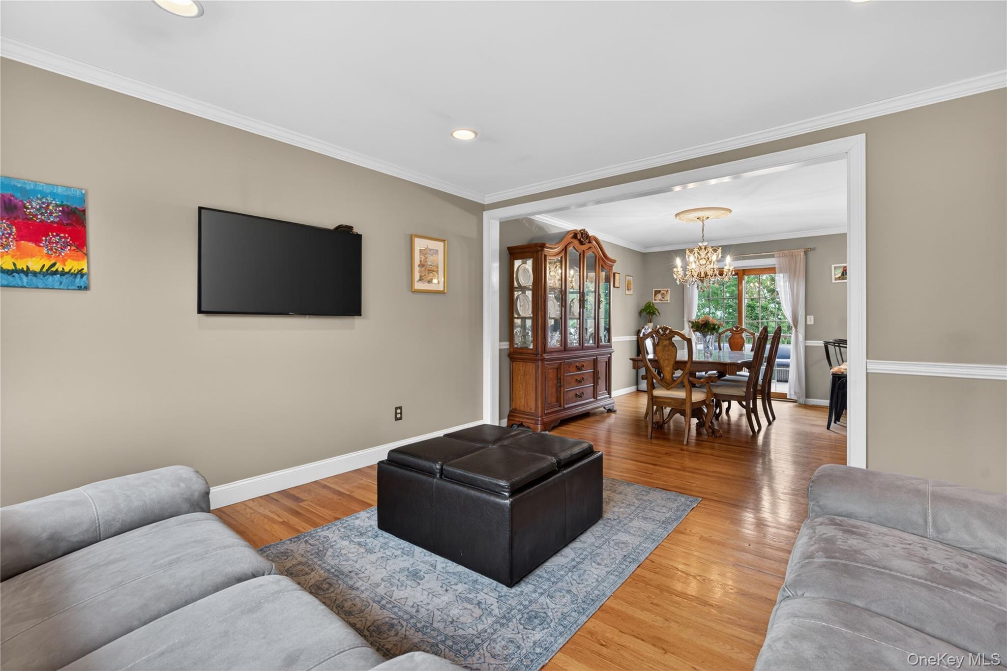 5 Columbia Circle Property Photo 4