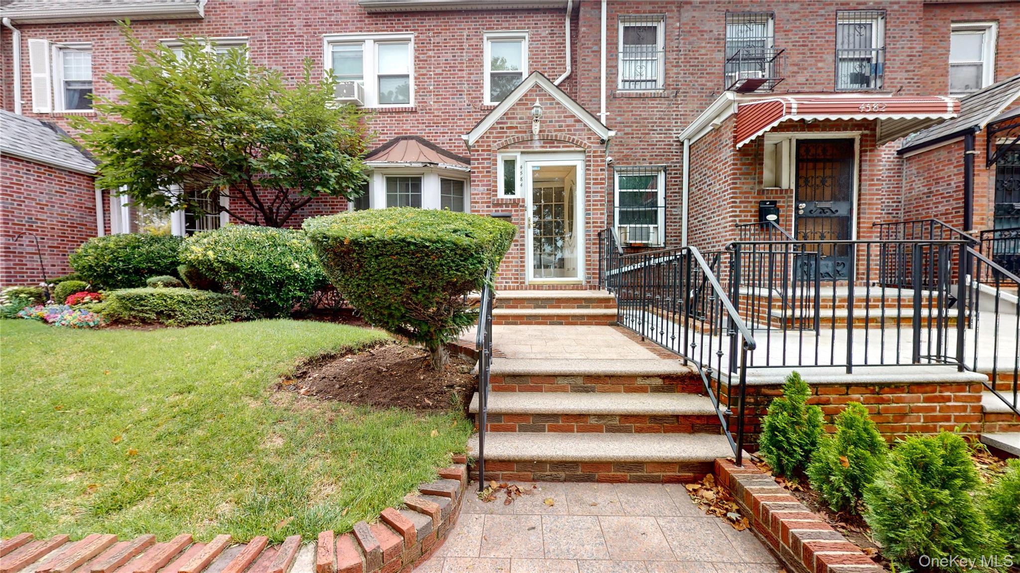 4584 Kings Highway Property Photo 1