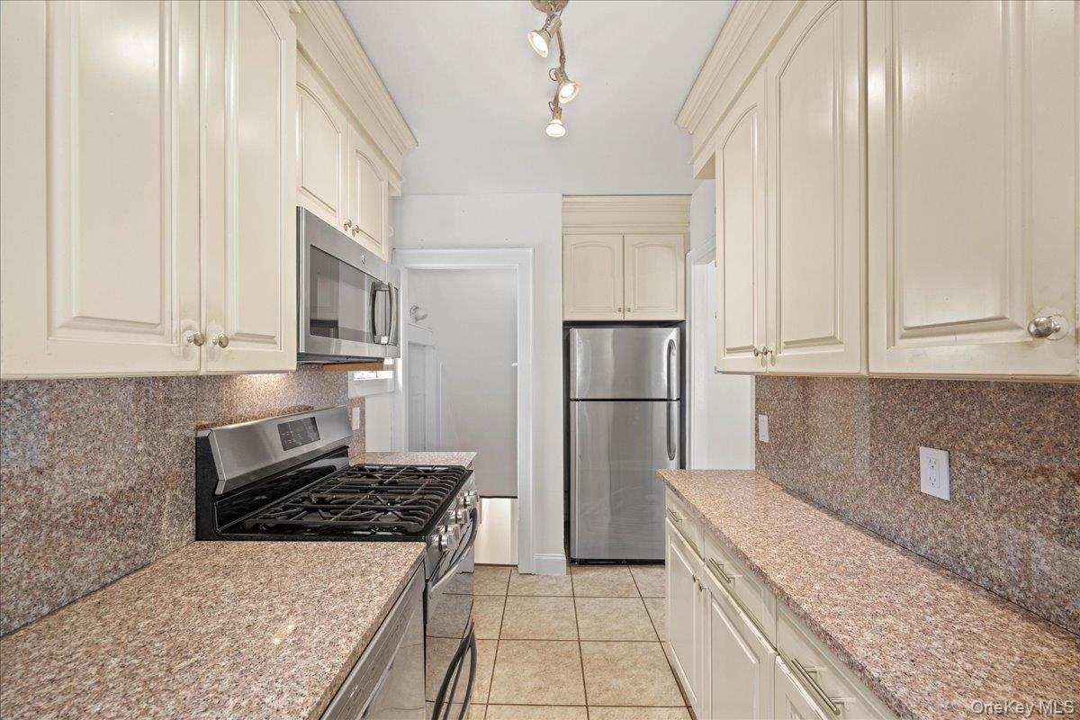 96 Capitol Avenue Property Photo 16