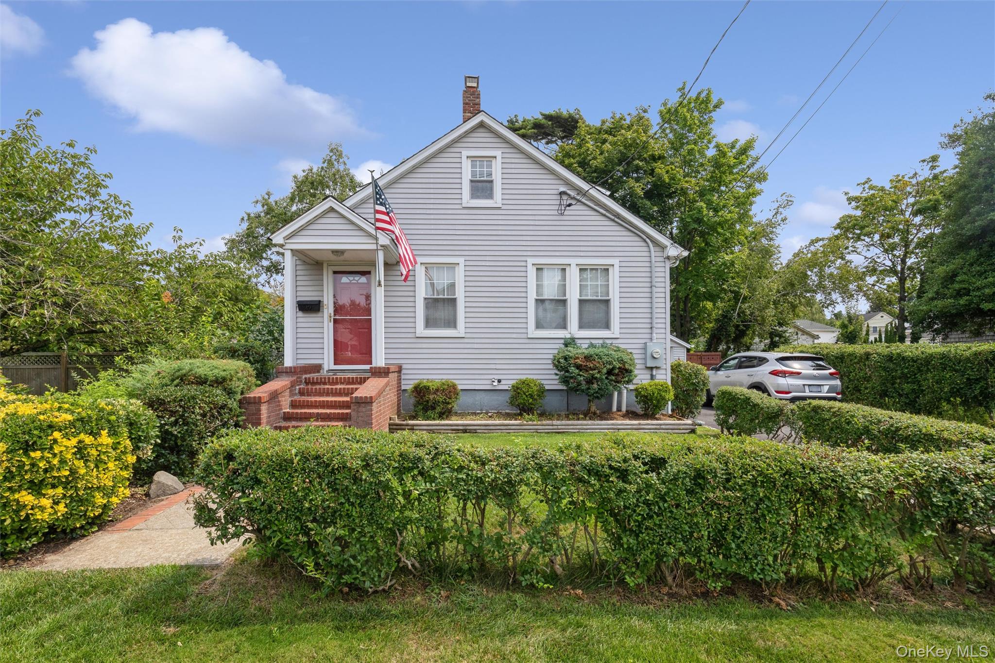 27 Litchfield Avenue Property Photo 1