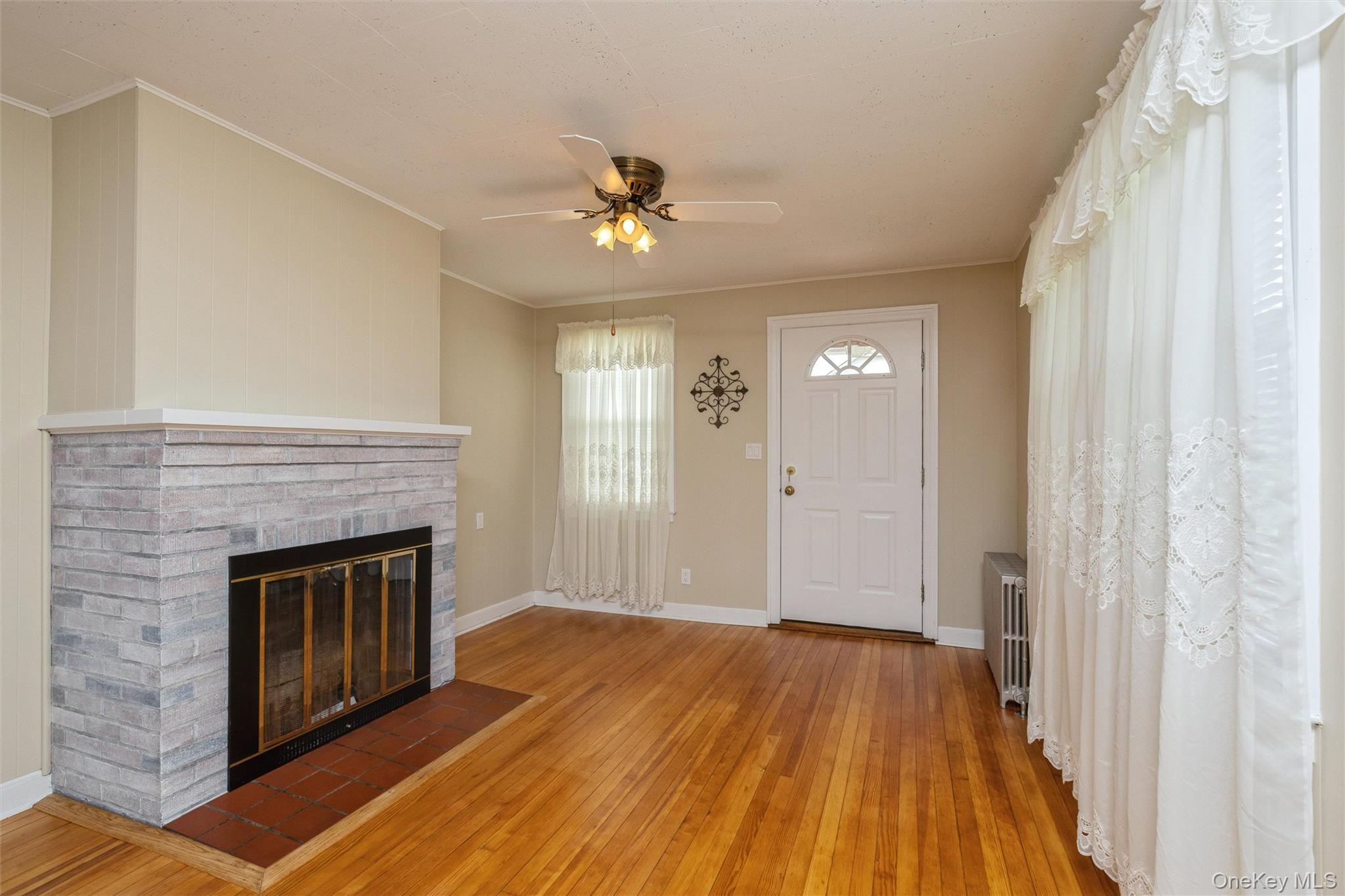 27 Litchfield Avenue Property Photo 4