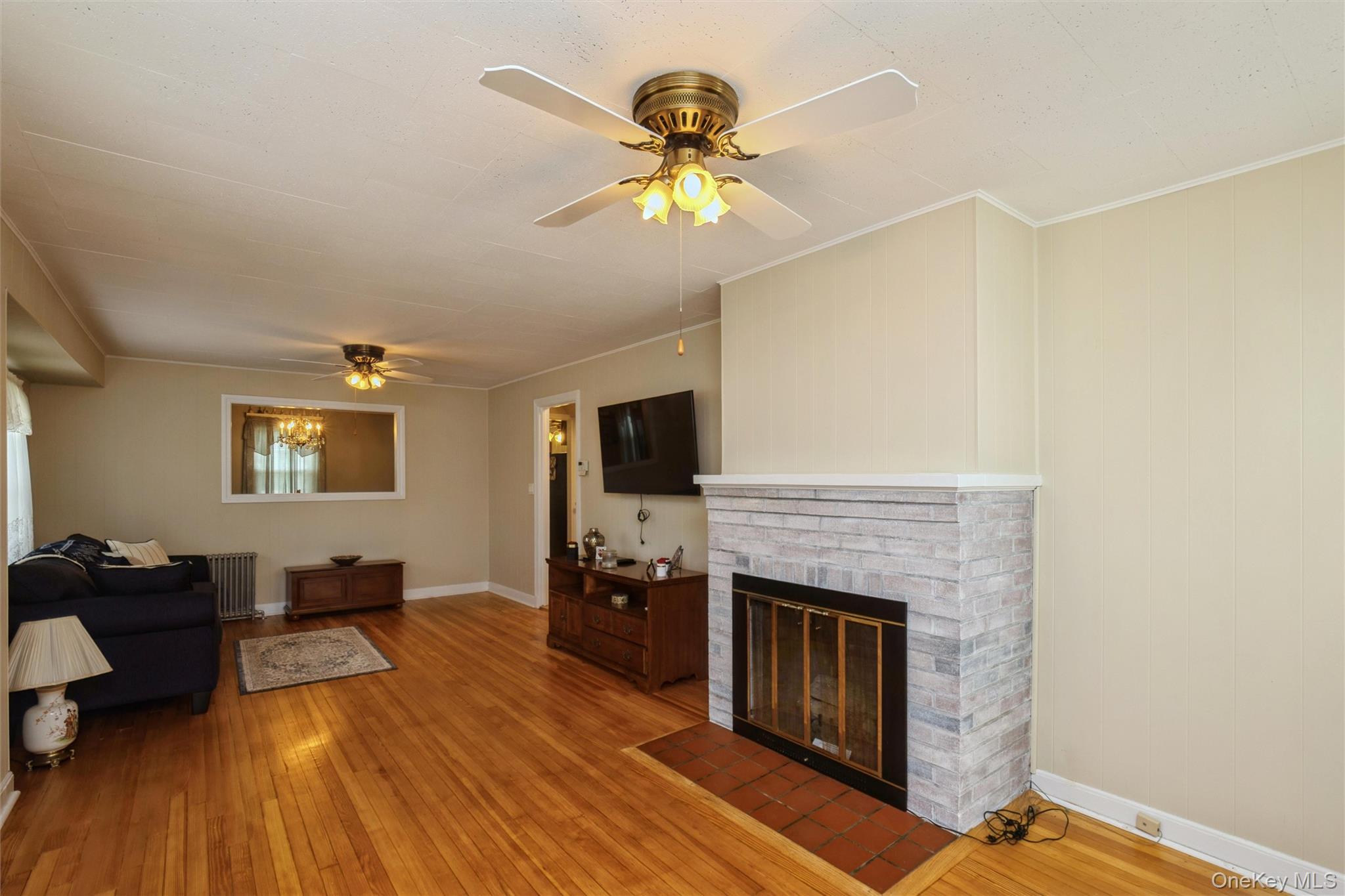 27 Litchfield Avenue Property Photo 6