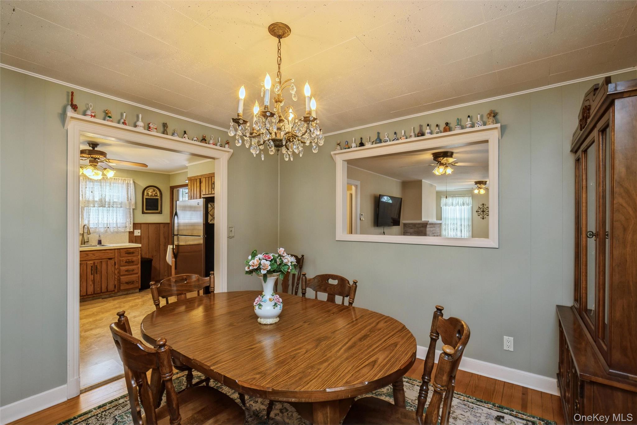27 Litchfield Avenue Property Photo 8