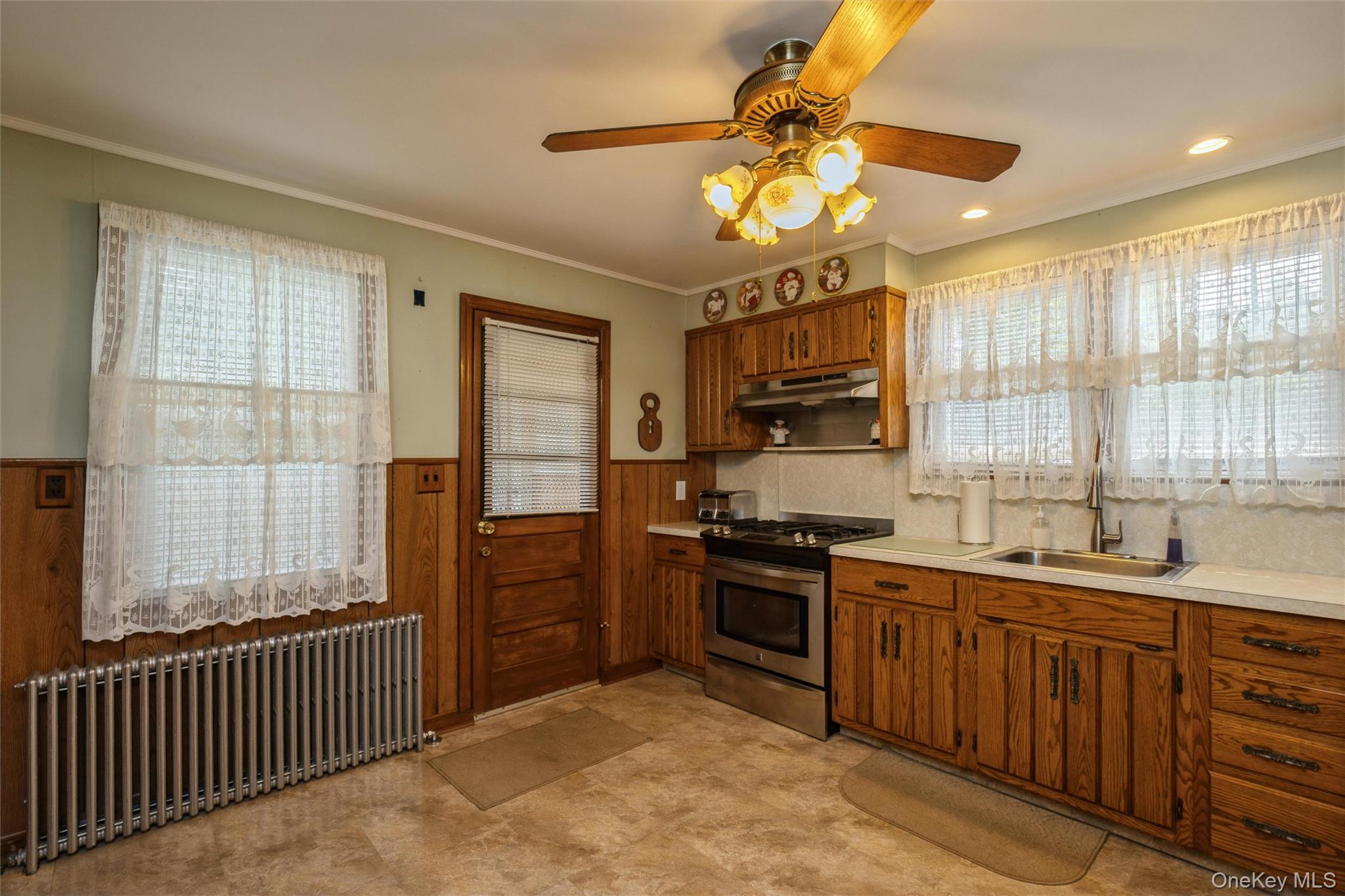 27 Litchfield Avenue Property Photo 10