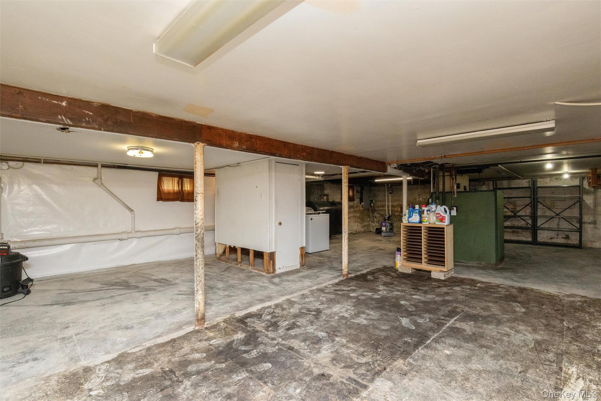 27 Litchfield Avenue Property Photo 18