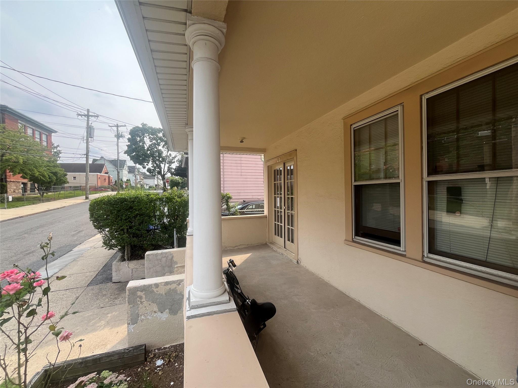 67 Crescent Place Property Photo 2