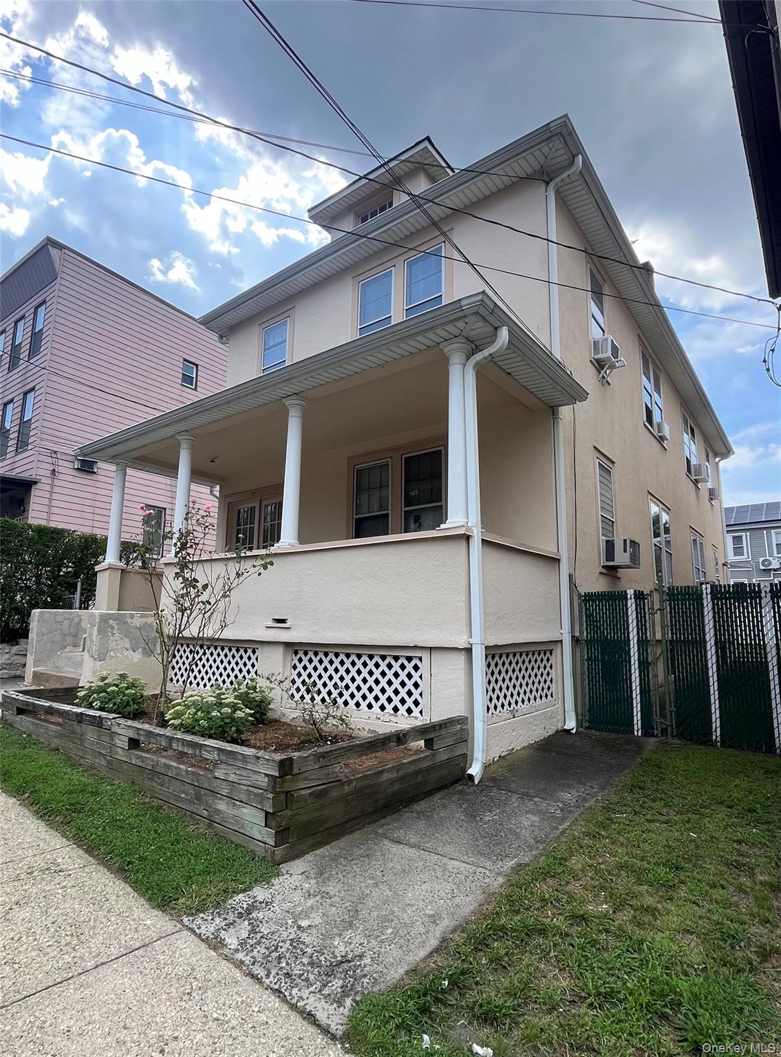 67 Crescent Place Property Photo 3