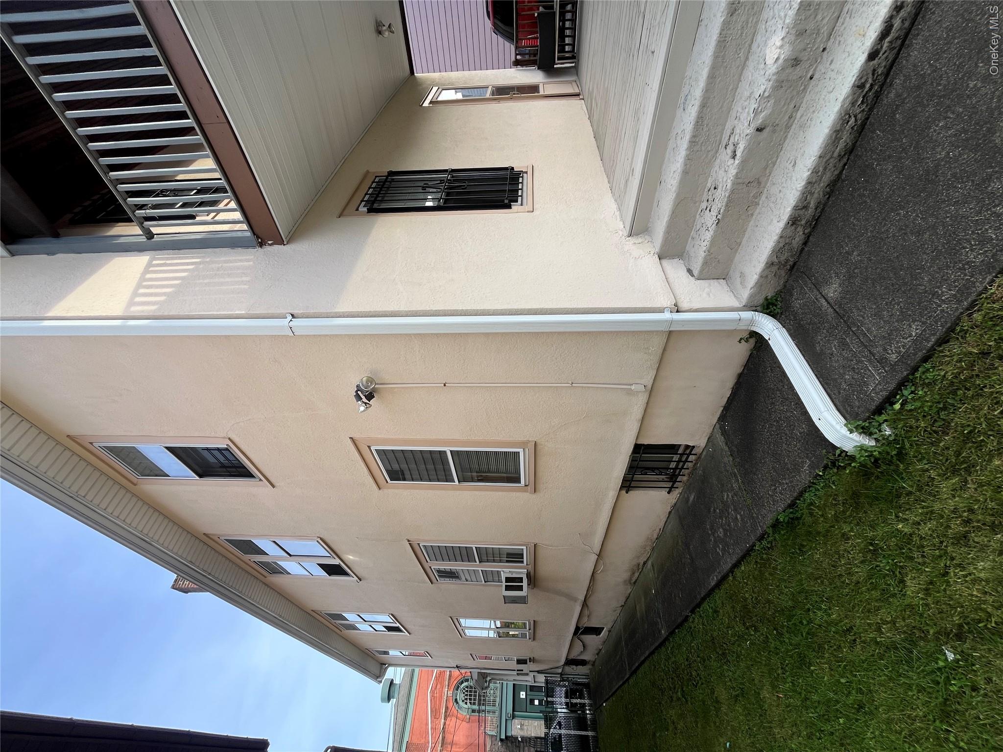 67 Crescent Place Property Photo 4