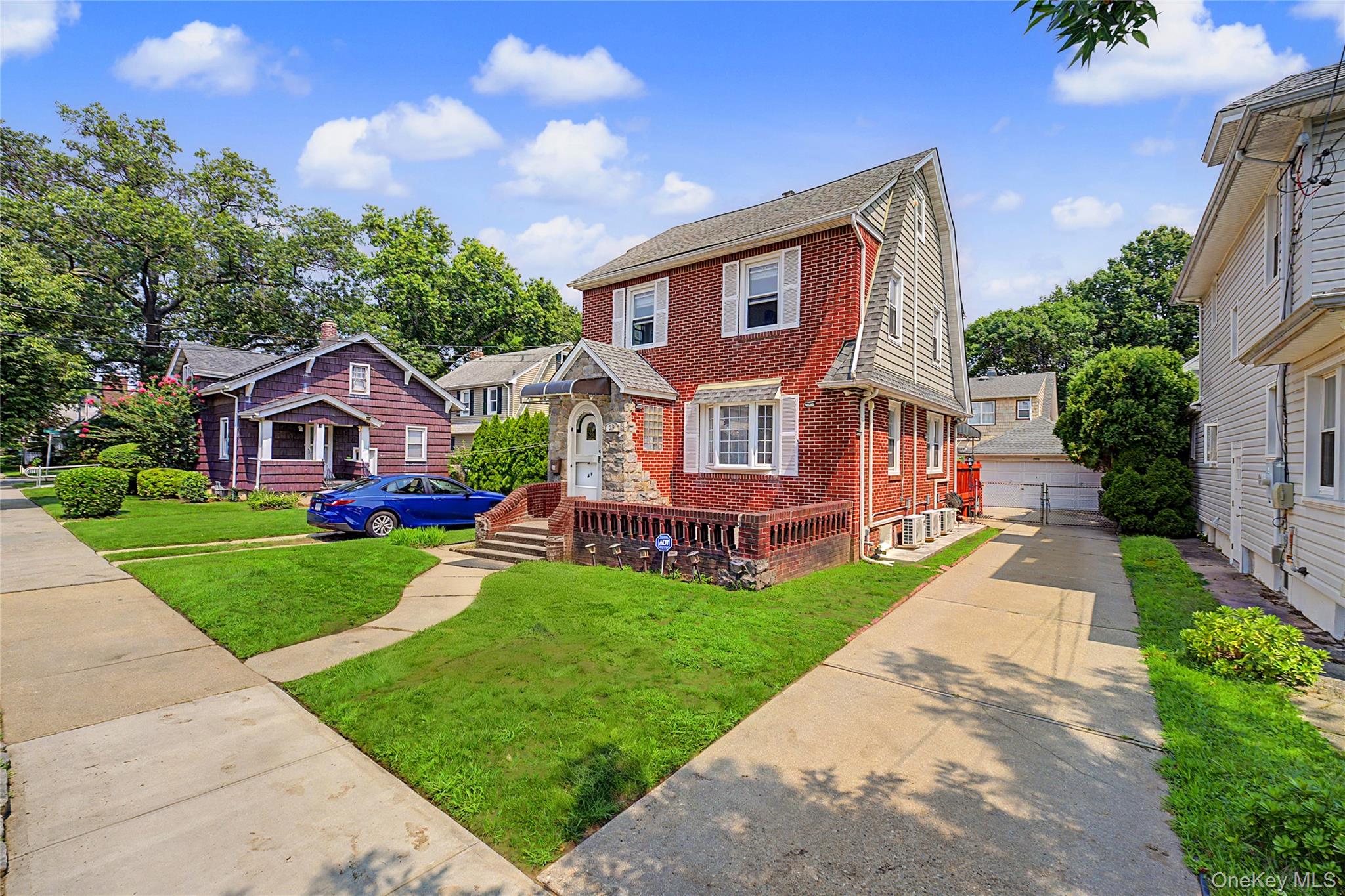 29 Holland Avenue Property Photo 2