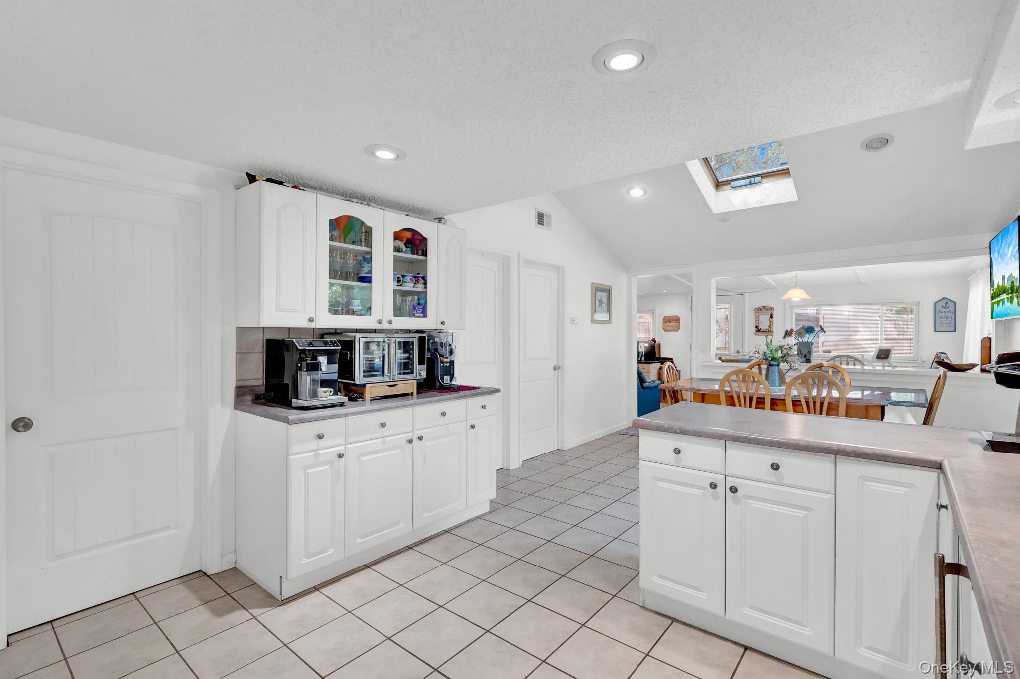 5 Woodcliff Trail Property Photo 18