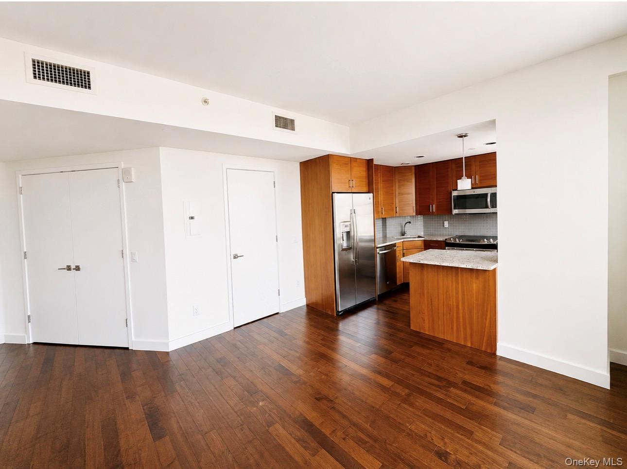 10820 71st Avenue 7c Property Photo 3